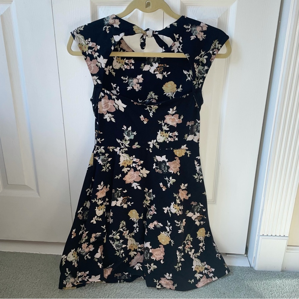 Aritzia Dress - Picture 2 of 4